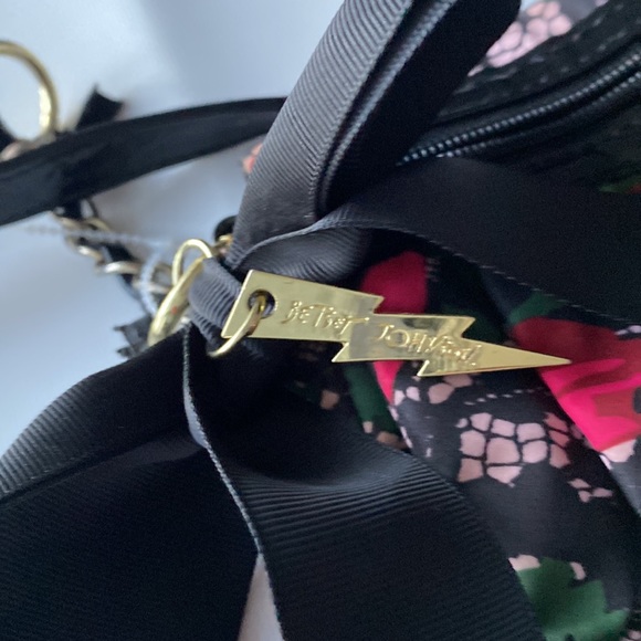 Betsy Johnson cross body - Picture 3 of 7